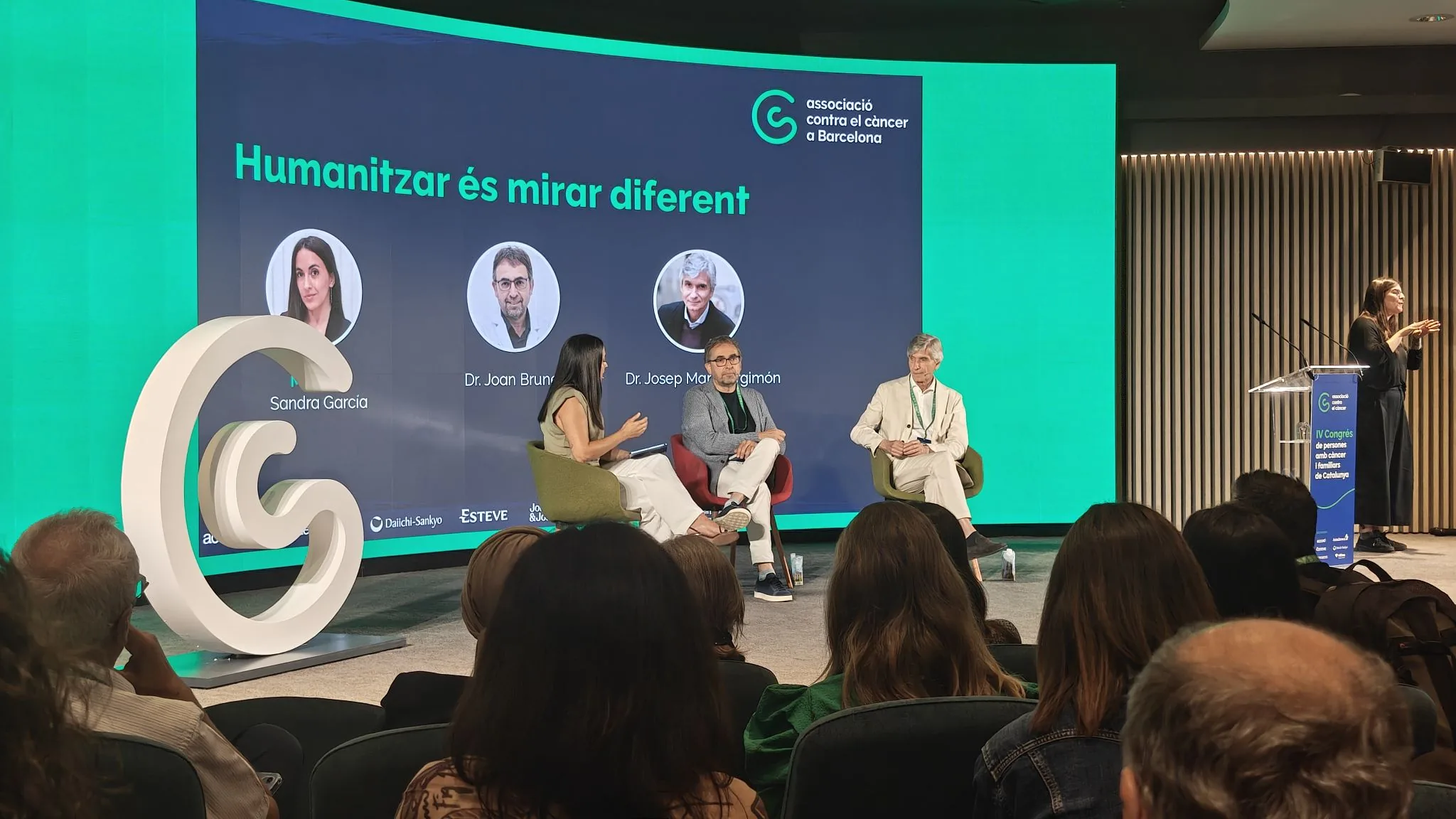 The 'Humanizing means looking differently' panel at the Congress